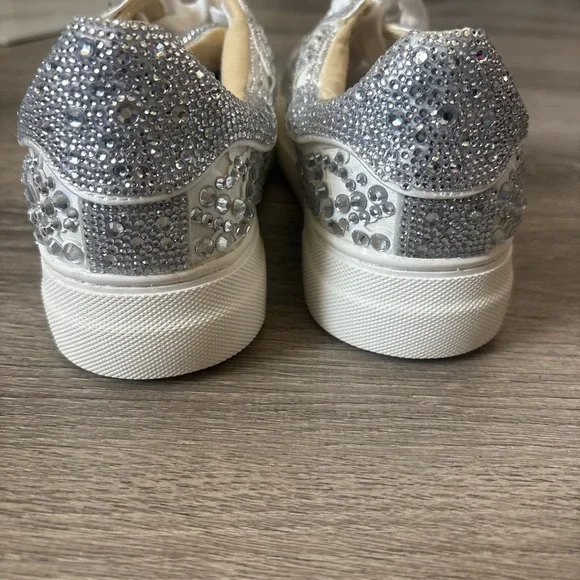 Betsy Johnson Reilly White embellished - Picture 6 of 13